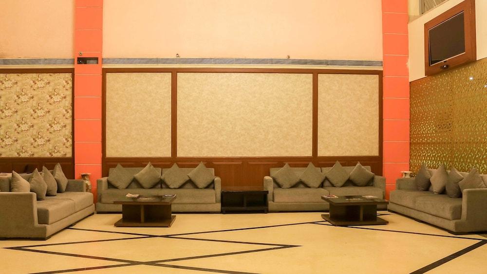 Dee Marks Hotel & Resorts