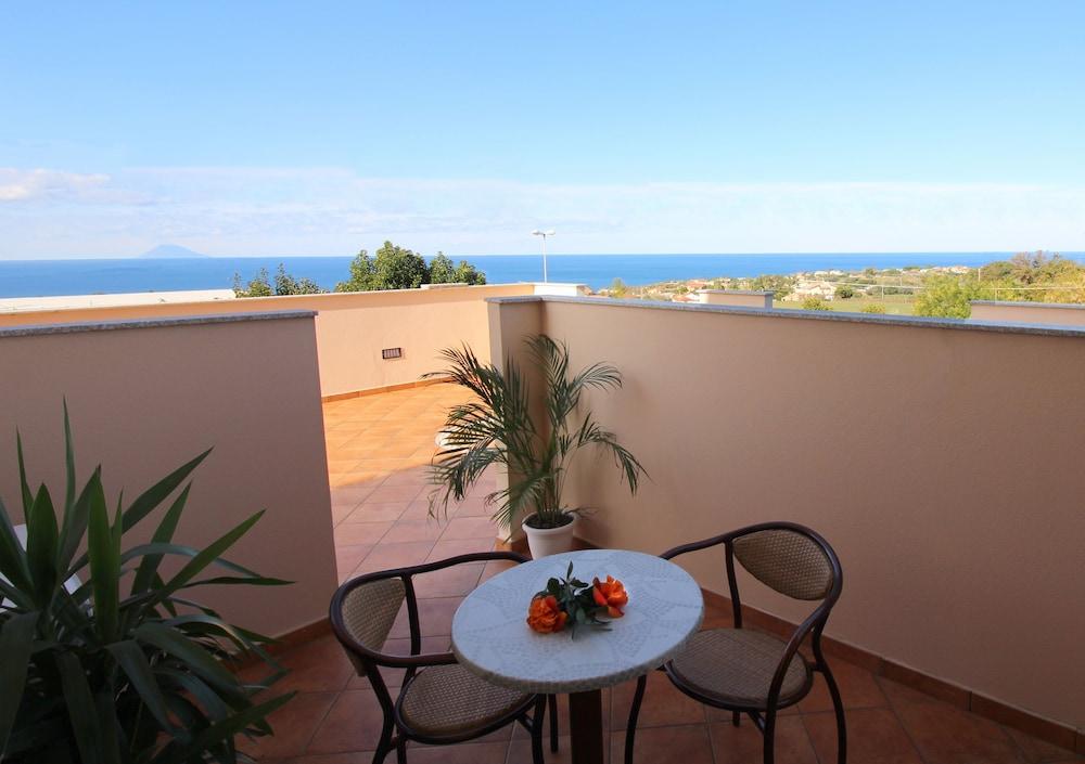 La Bussola Hotel Restaurant