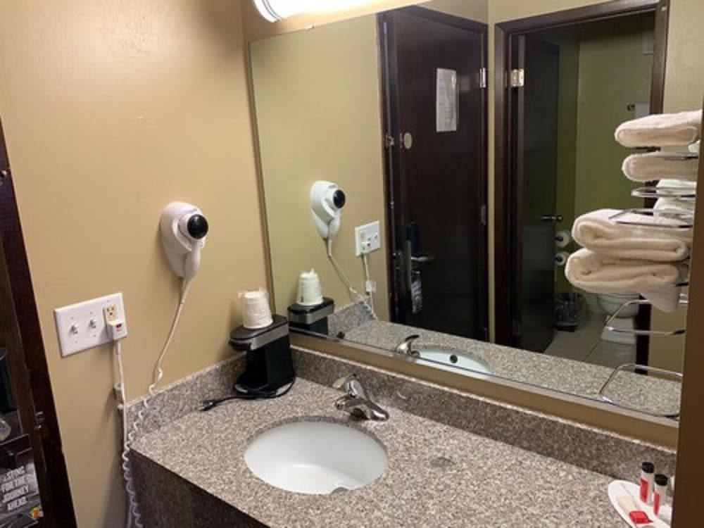 Super 8 by Wyndham Eau Claire WI