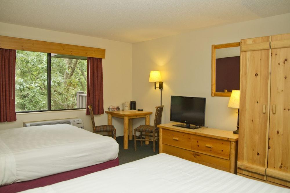 AmericInn by Wyndham Wisconsin Dells