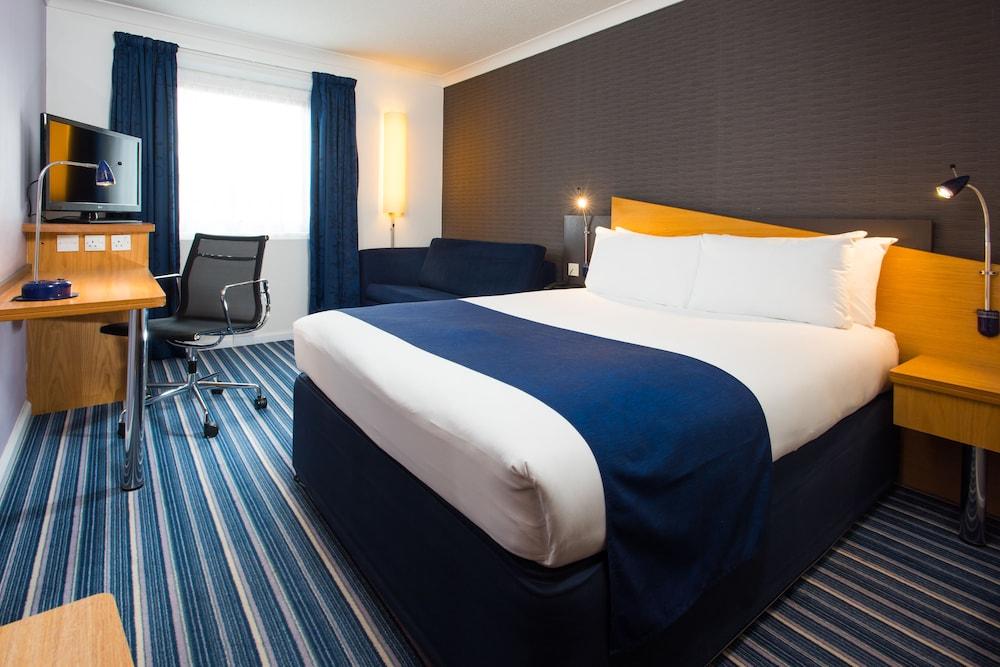 Holiday Inn Express Northampton - South by IHG