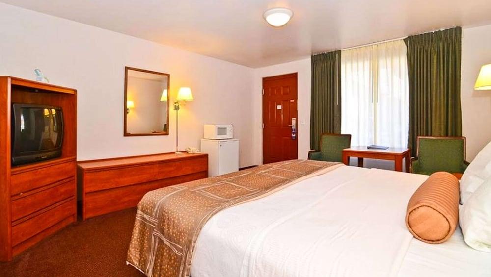 Magnuson Hotel Manitou Springs