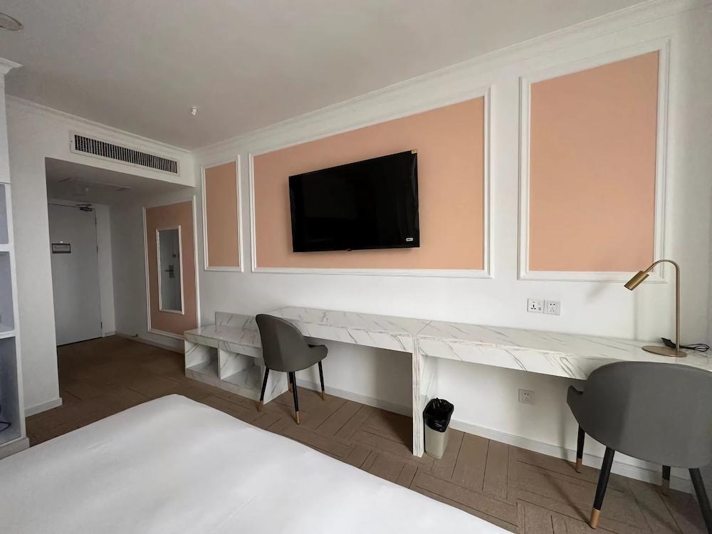 Magnificent International Hotel