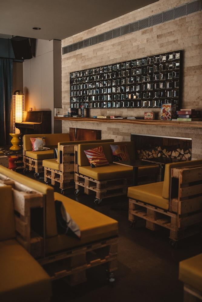 Superbude Altona Paradise