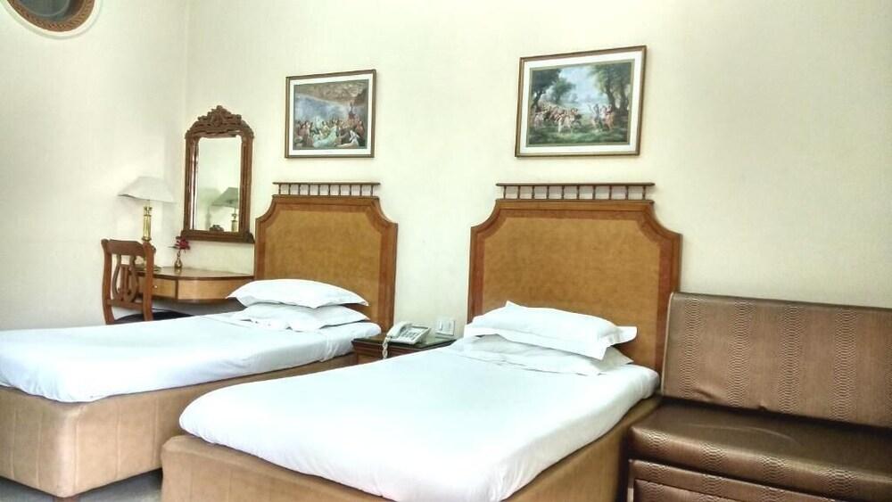 Bajaj Indian Home Stay