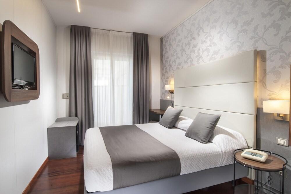 Waldorf Palace Hotel