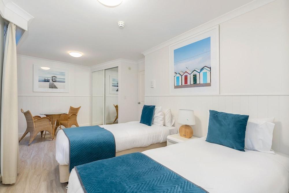 ULTIQA Burleigh Mediterranean Resort