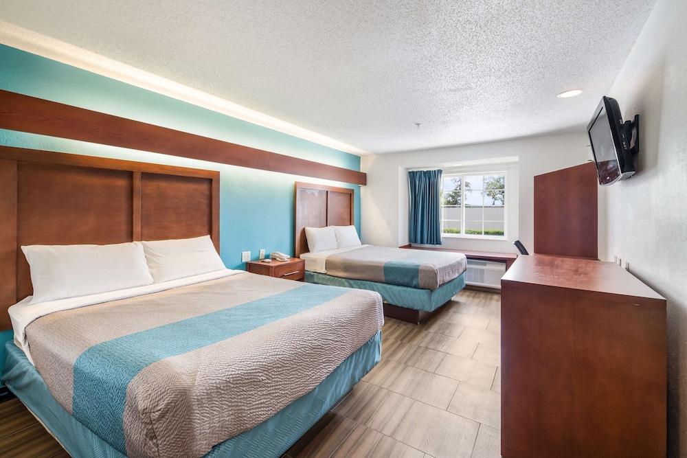 Americas Best Value Inn & Suites Brunswick