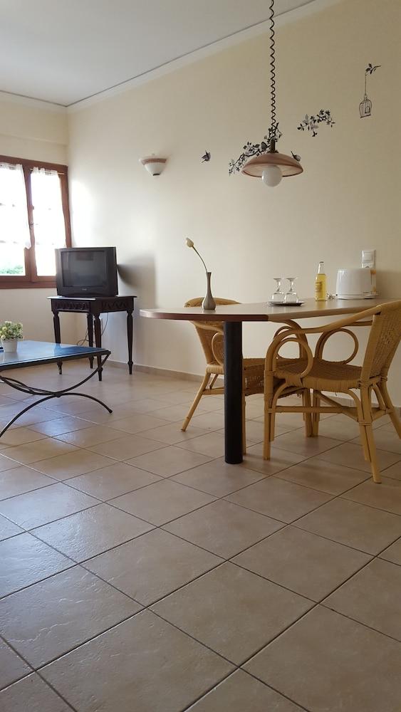 Amazones Village Suites