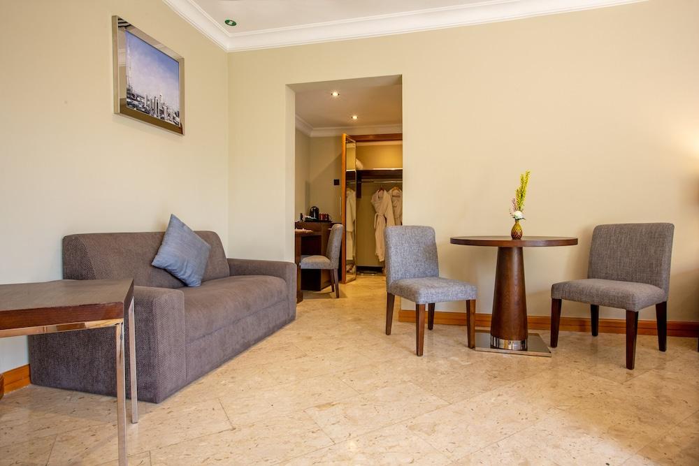 Dubai Marine Beach Resort & Spa