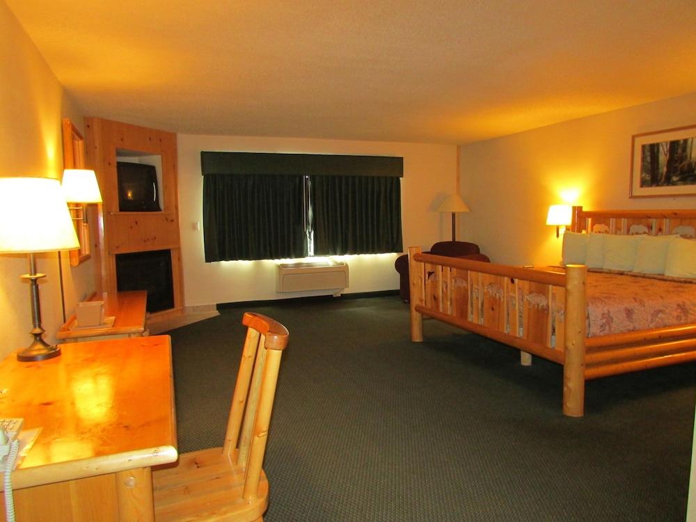 Shell Lake Lodge, a Travelodge by Wyndham