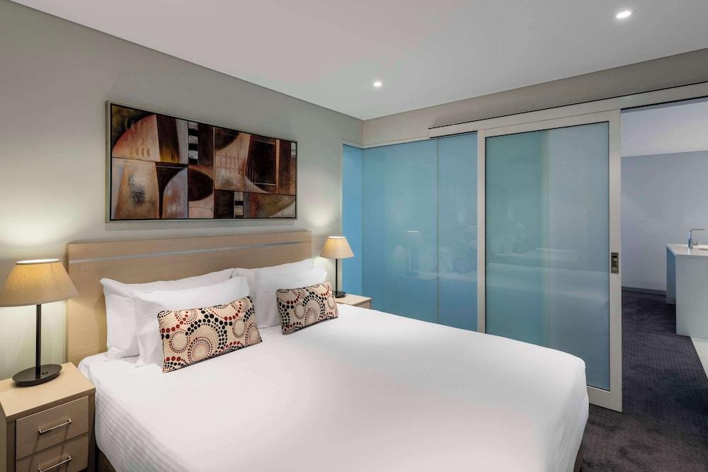 Oaks Adelaide Horizons Suites