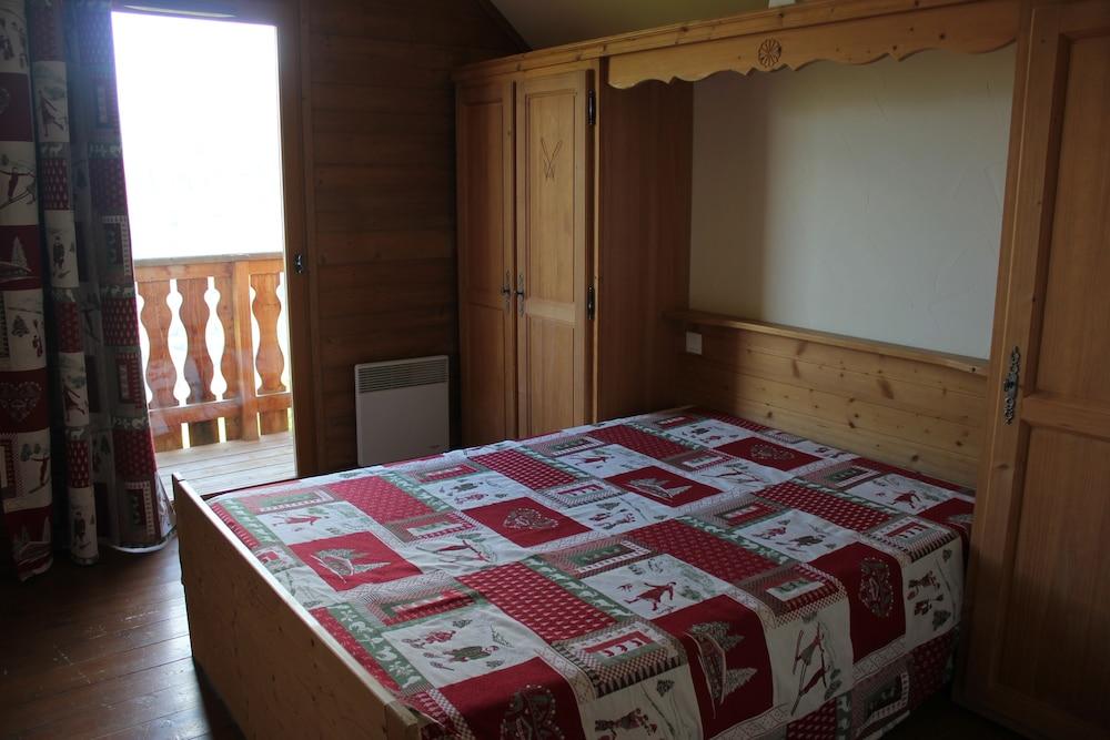 Praroustan by Actisource