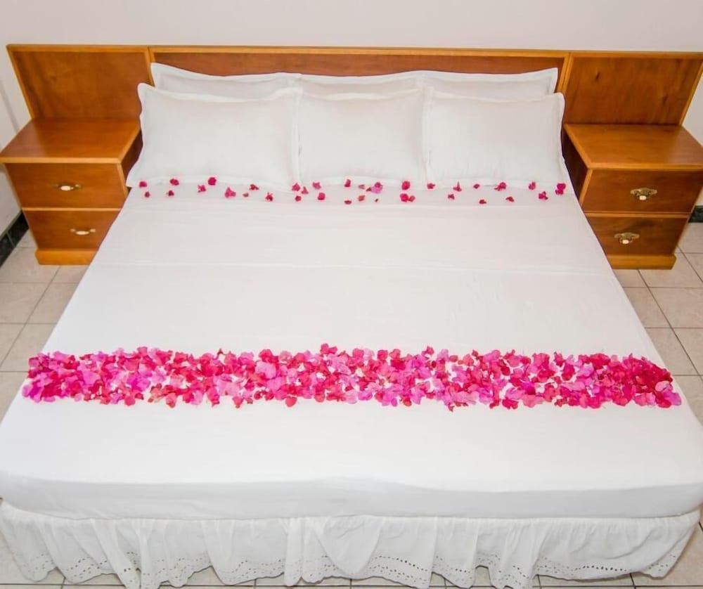 Caribbean Inn & Suites