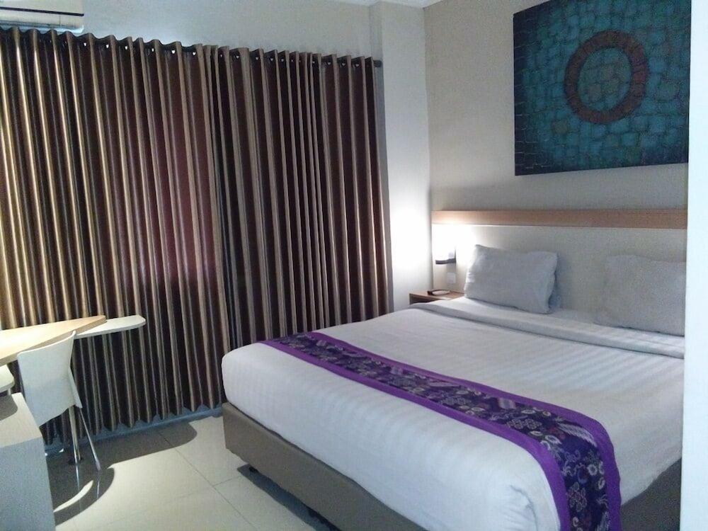 Laxston Hotel by Front One