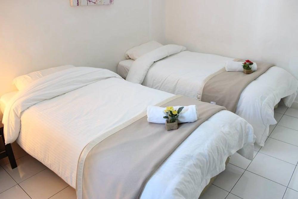 Nautilus Bay Home Inn