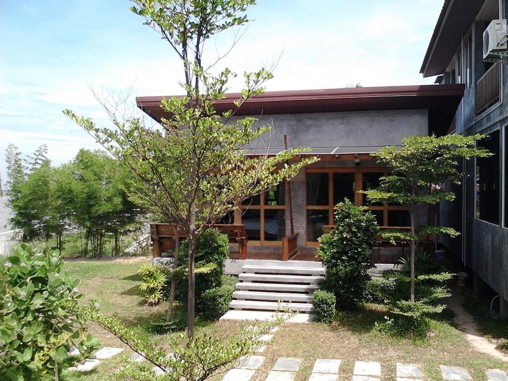 Phangan Palm Beach Resort