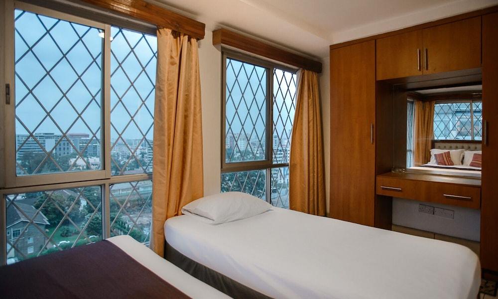 Diamond Plaza Apartments