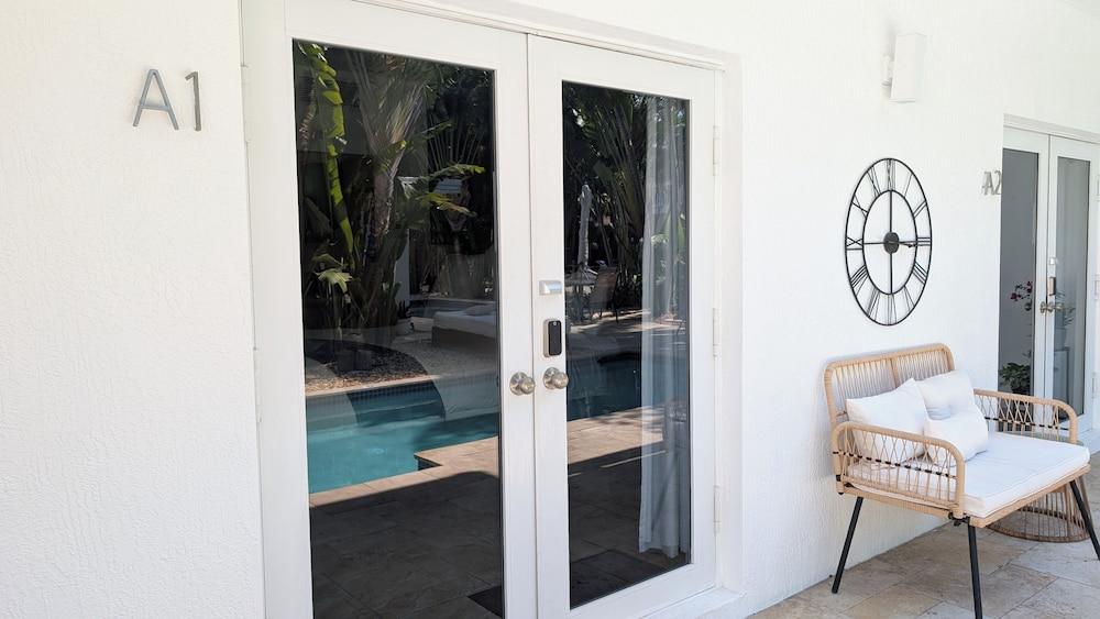 Inn On The Drive ( Adults Only)