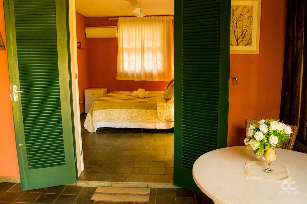 Pousada Praia da Crena