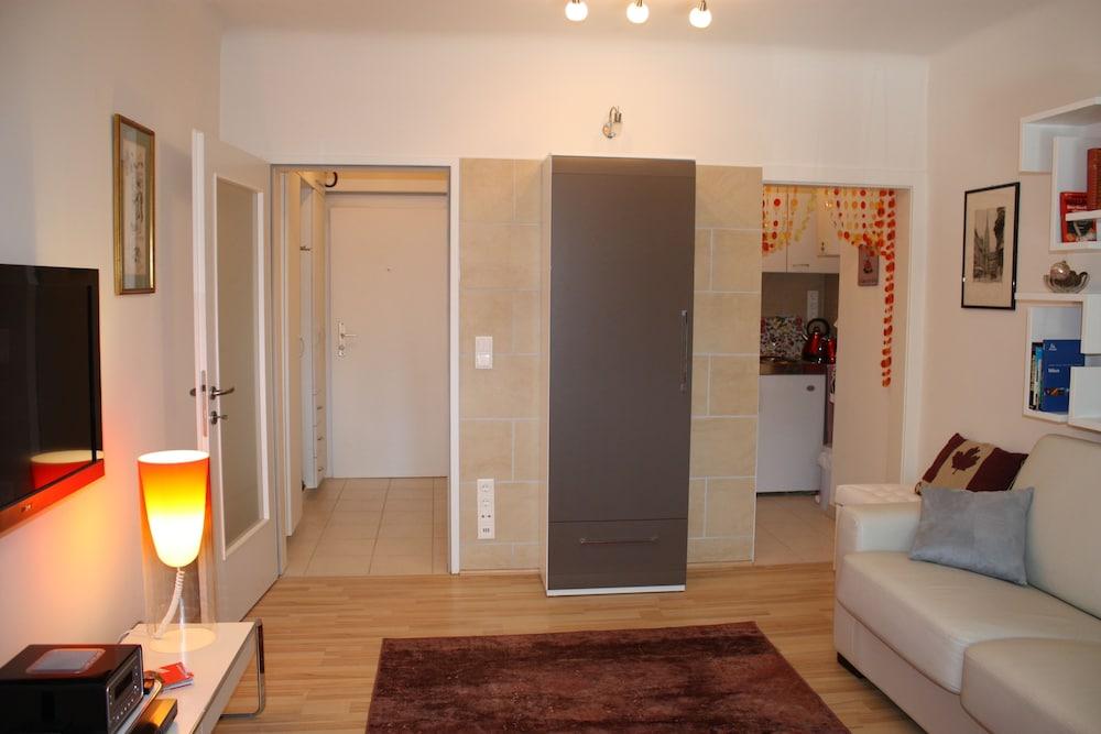 GoVienna Charming Studio