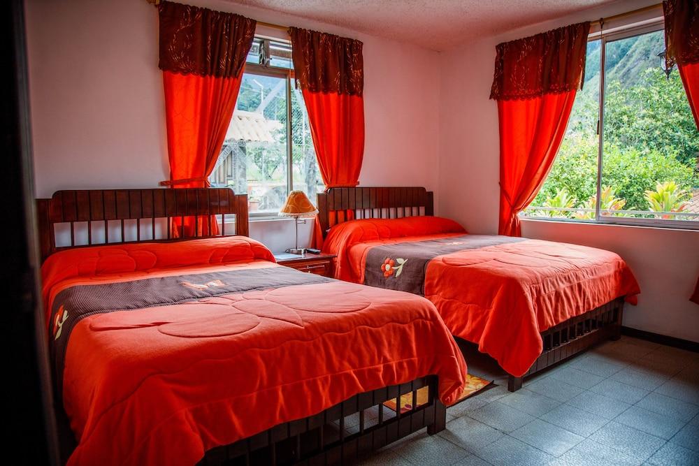 Hosteria Jardines de Chamana