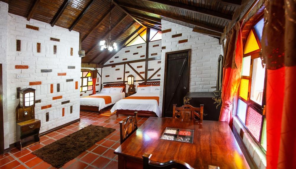 Hosteria Jardines de Chamana