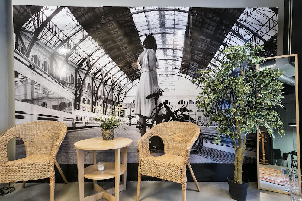 Fira Centric Apartments by gaiarooms