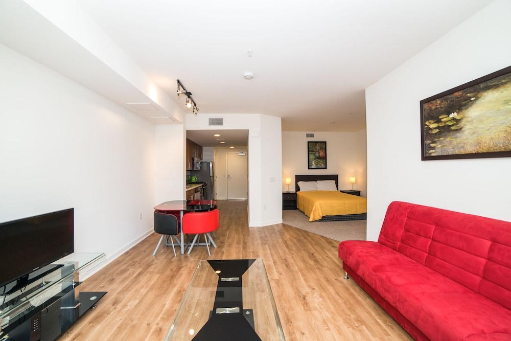 Ginosi Wilshire Apartel