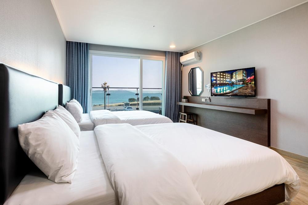 Spring and Autumn Hotel & Resort