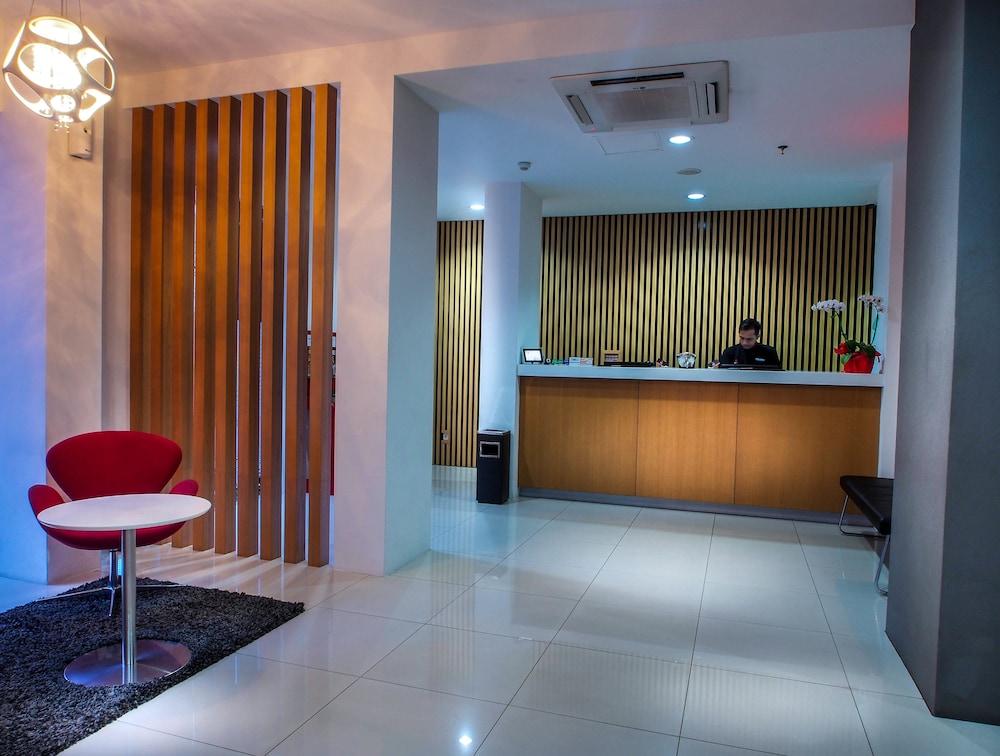 M Hotel Jakarta