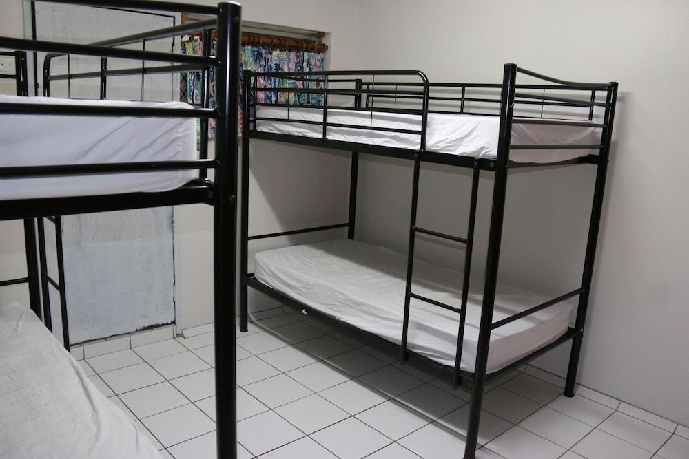 Waterfront Backpackers - Hostel