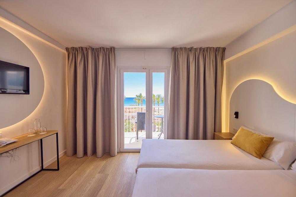 Universal Hotel Bikini