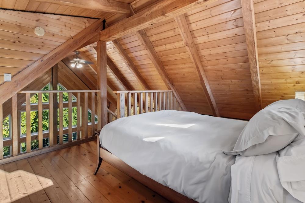 Wild Pacific Waterfront Cabins