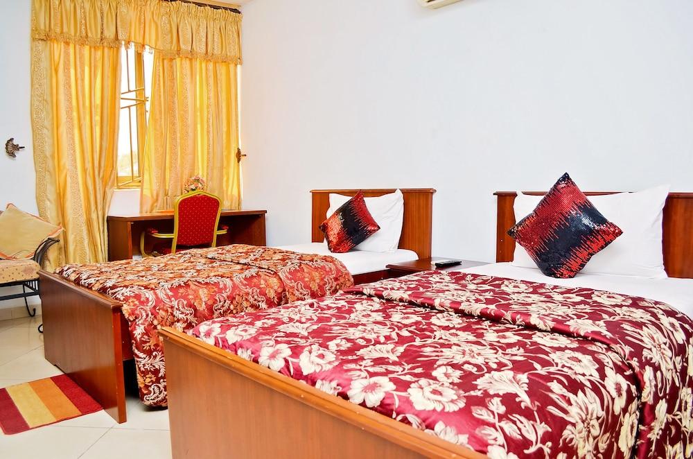 Bethel Heights Hotel