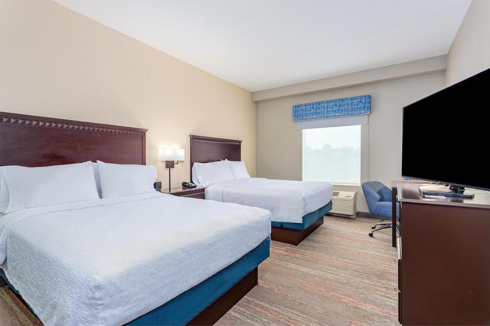 Hampton Inn & Suites Parkersburg Downtown