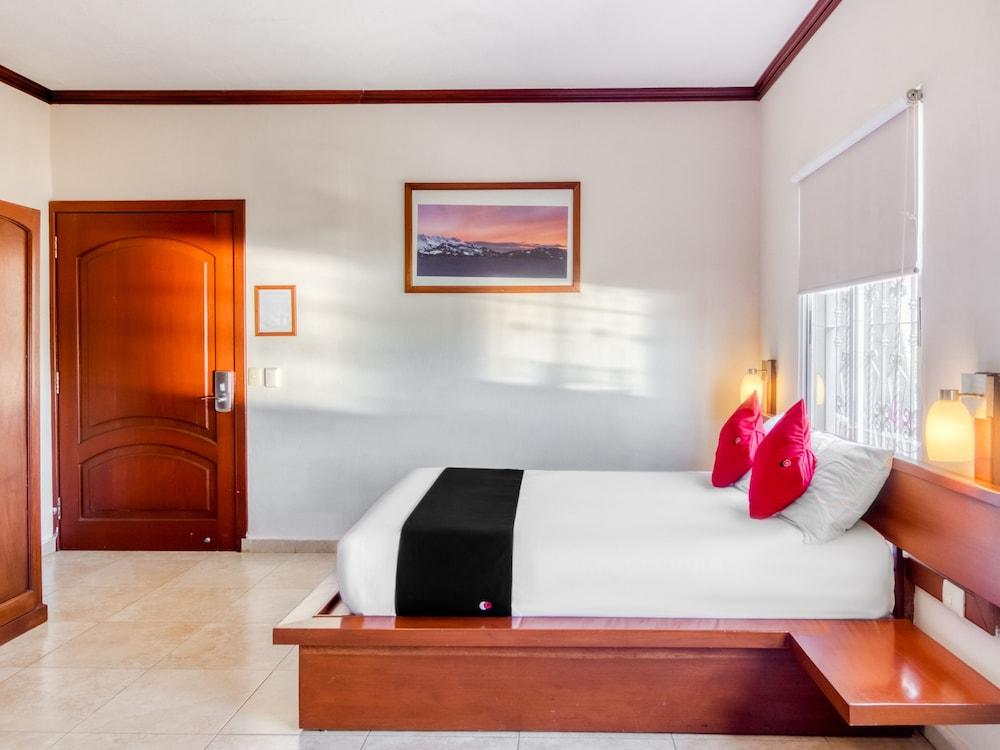 Monte Salerno Hotel & Suites