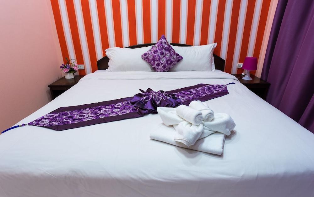 Hotel Grand Orchid Inn