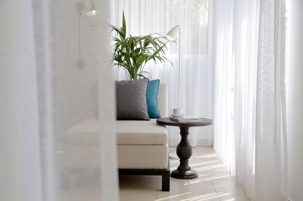 Lena Mare Boutique Hotel