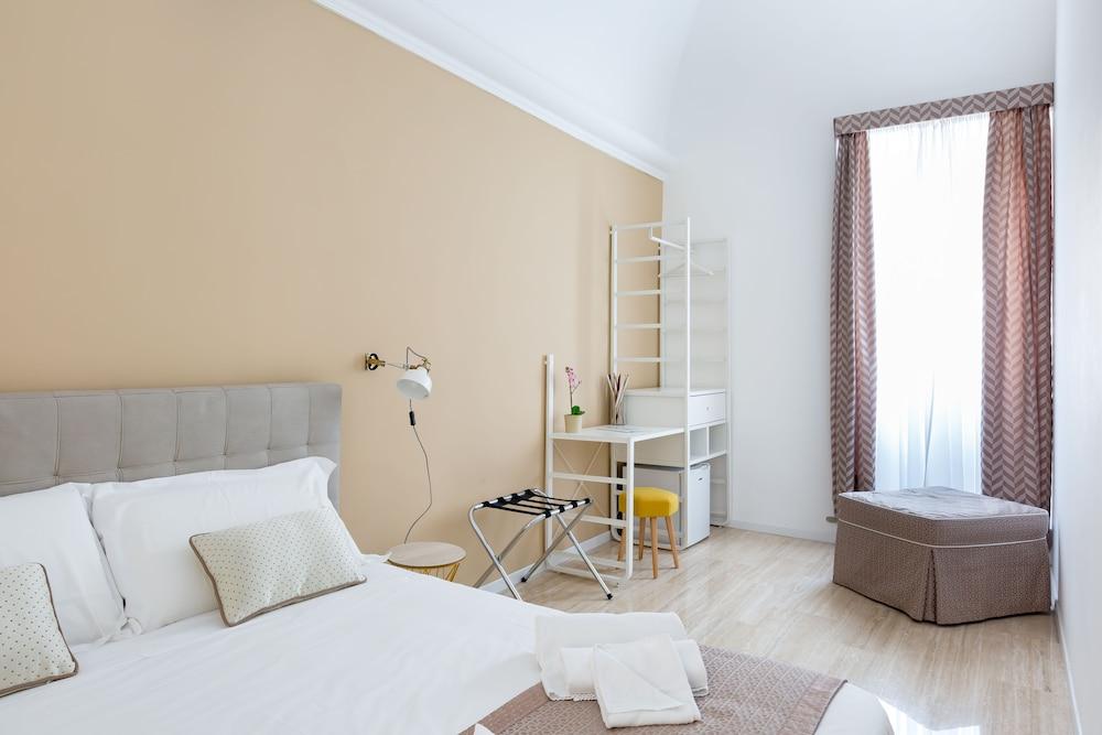 Trevi Fountain Guesthouse