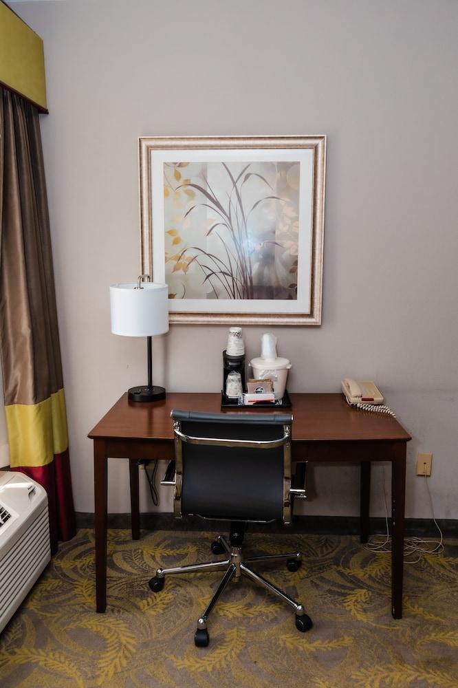 Carpenter Street Hotel