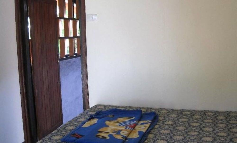 Pooltrap Village Bungalow