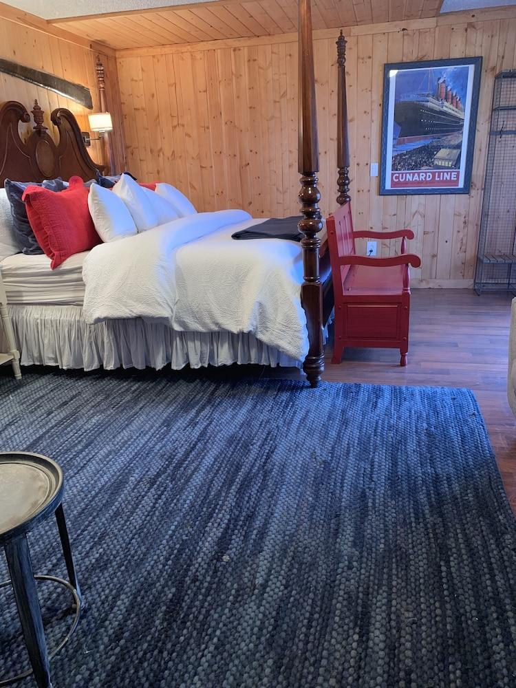 Ocean House Inn & Condos