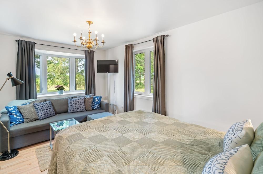 Vineyard Villa Bed & Breakfast