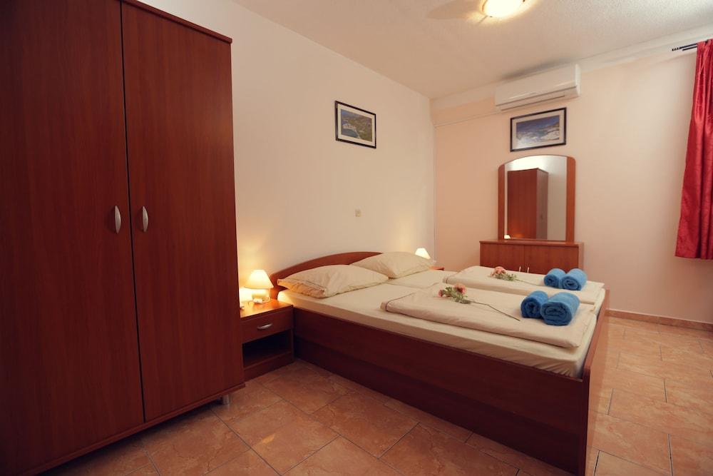 Apartments Vila Adrijana and Fitness Studio Wolf