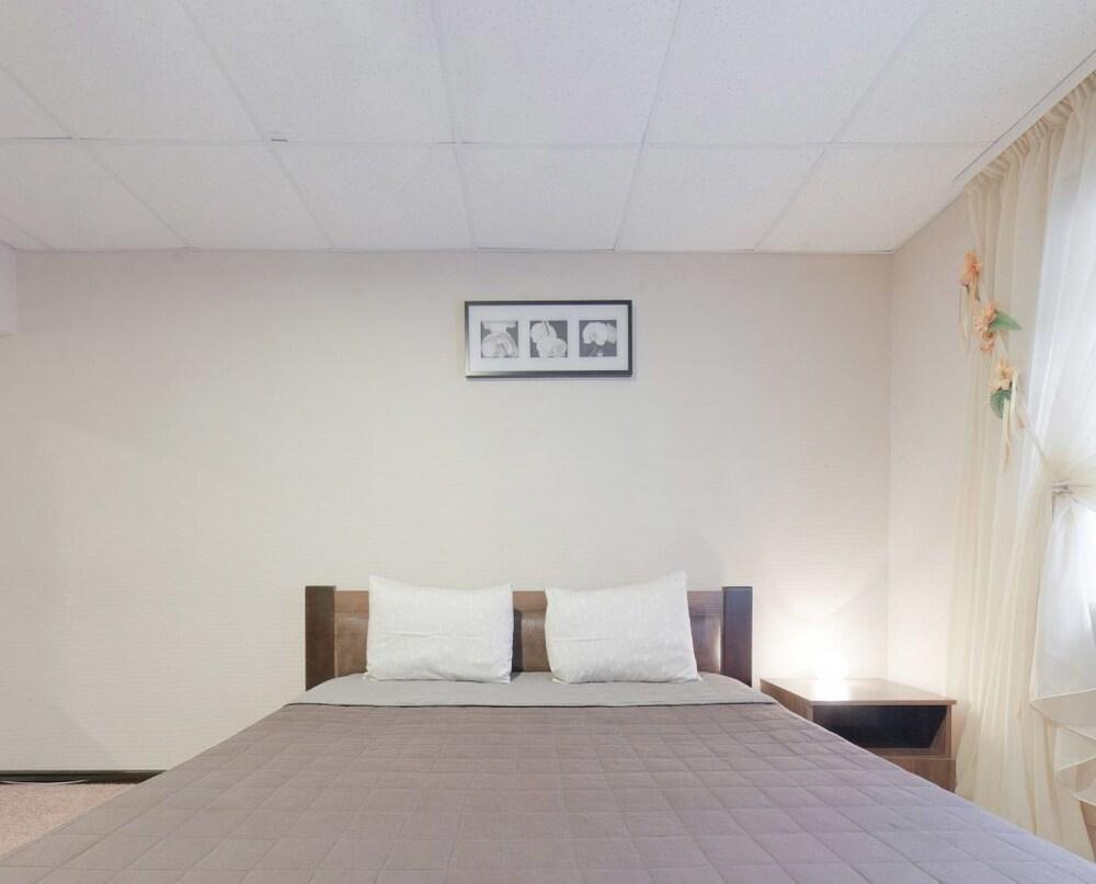 Lait Hotel on Bebelya