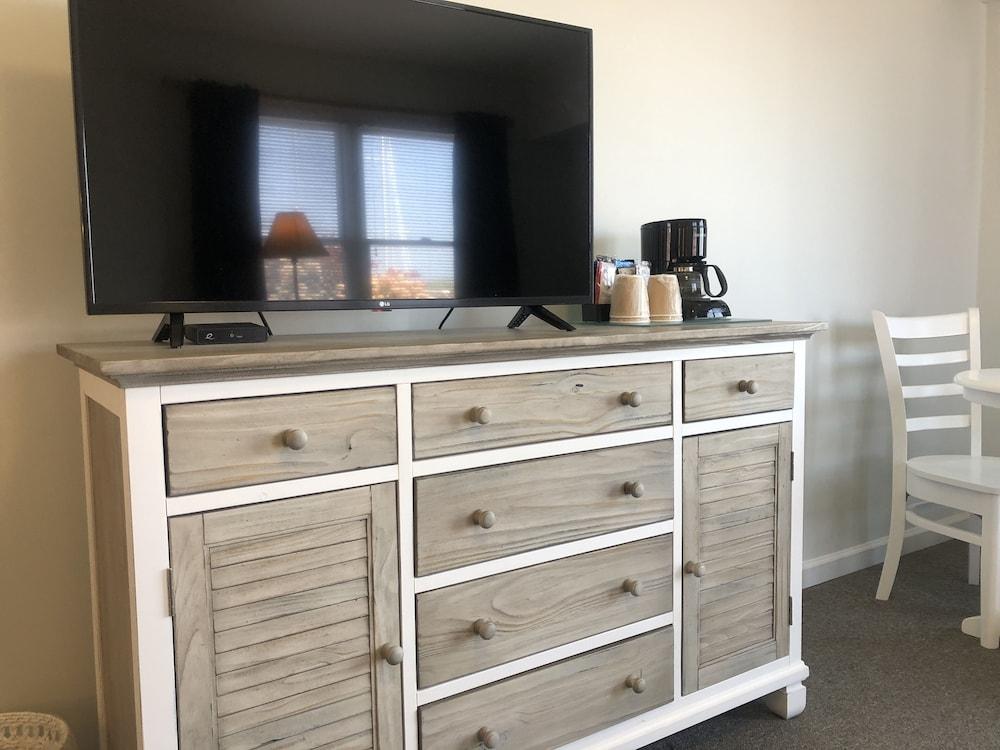 Knapps Narrows Marina & Inn