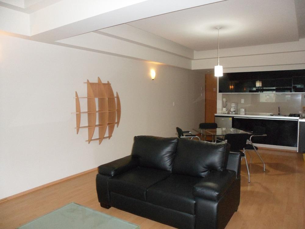 Suites Capri Reforma