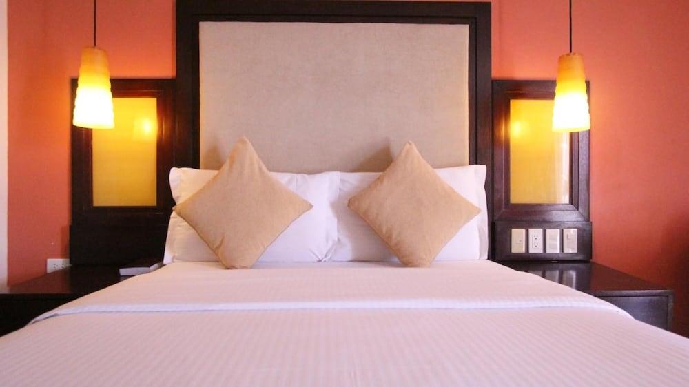 Coron Gateway Hotel & Suites