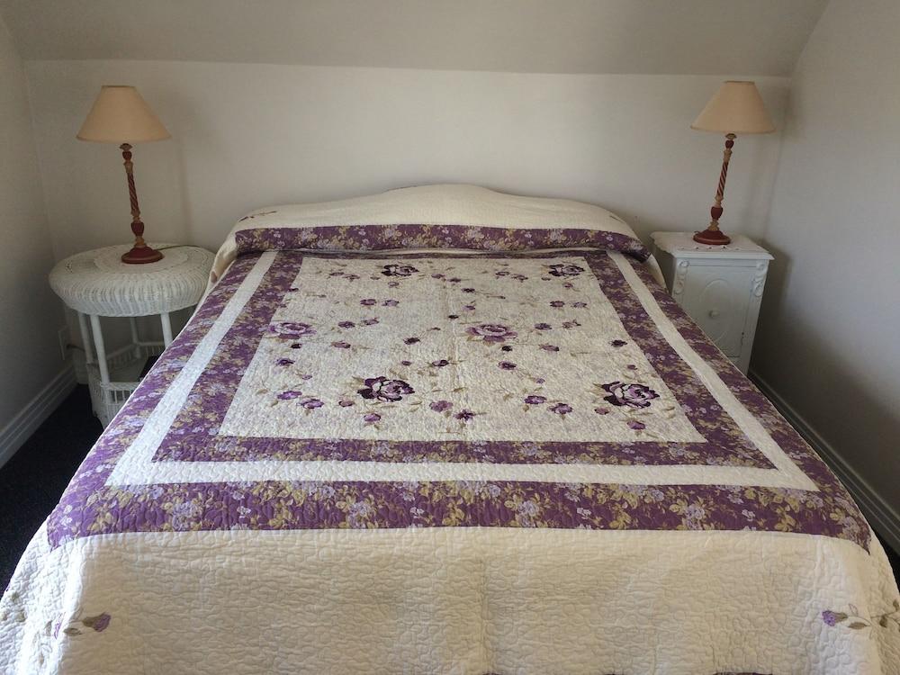 Angie's Guest Cottage